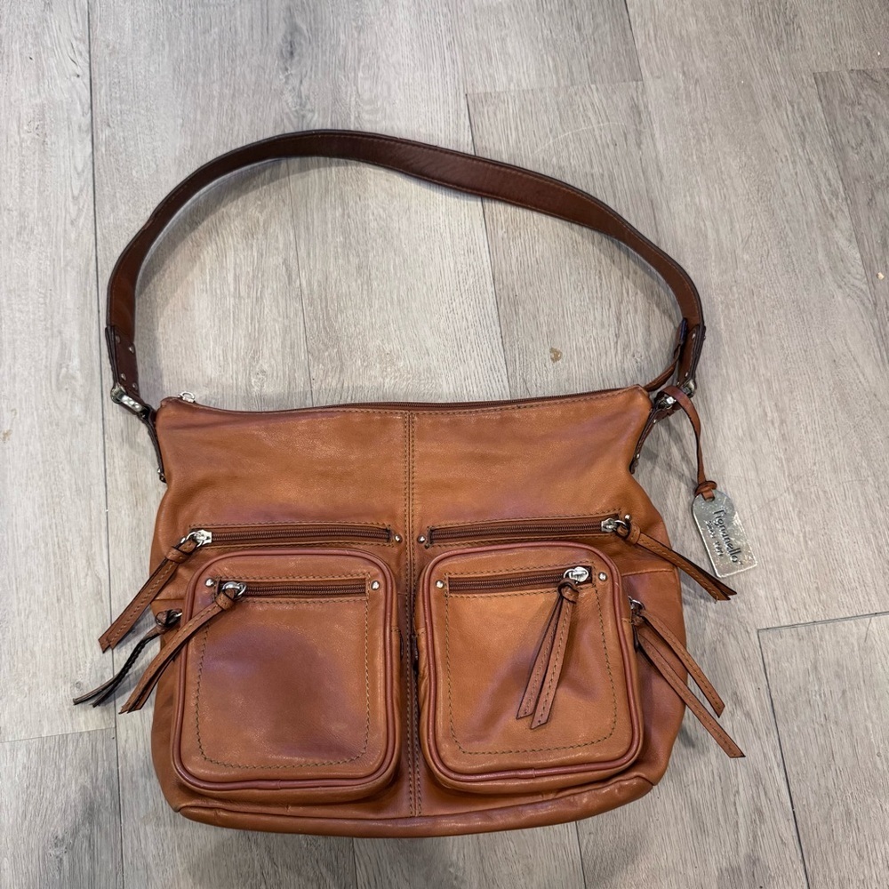 Tignanello Leather Shoulder Bag Carmel Color Multiple Pockets Zipper Closure